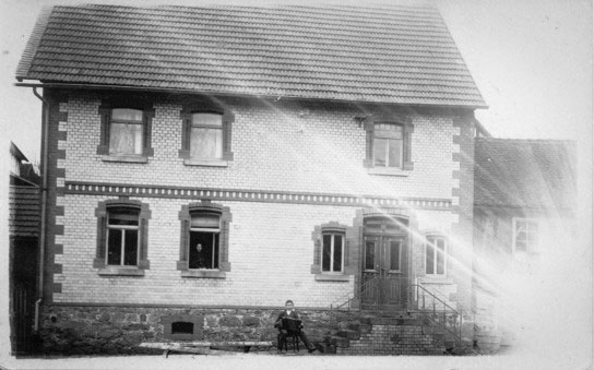 Firmengebäude im Gründungsjahr 1973 Altes Firmengebäude 1973