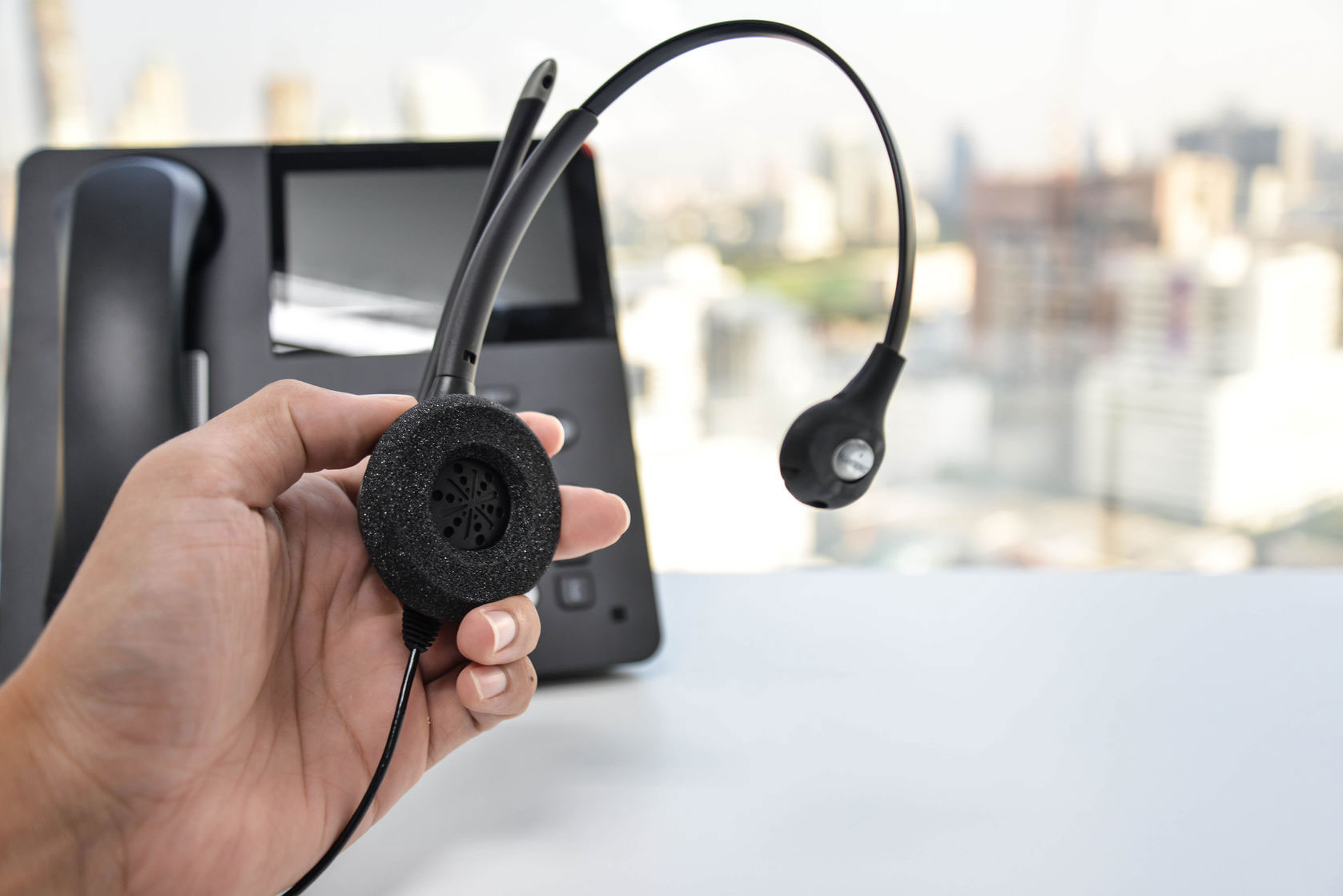 Headset vor Telefon